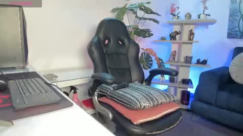 Lexie  online show from 07/11/26, 12:08