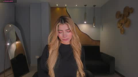Lexie  online show from 05/10/26, 11:04