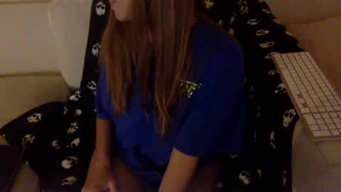 Snapshot of lexiial0 chatting on 10/16/25, 03:40 Alexia L. online show from 10/16/25, 03:40