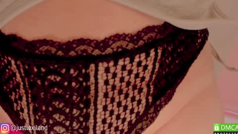 Snapshot of lexiland_ chatting on 12/03/24, 06:49 Lexi FOLLOW ME online show from 12/03/24, 06:49