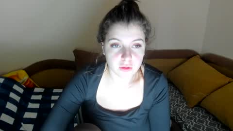 Elisabeth online show from 12/19/25, 03:46