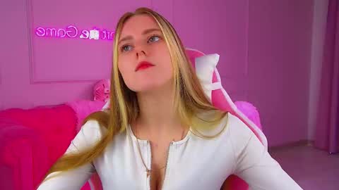 Lexi online show from 09/25/25, 06:50