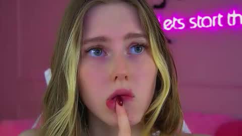 Lexi online show from 11/01/25, 06:21