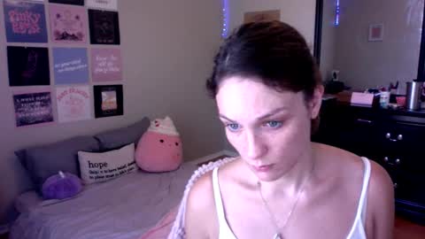 Snapshot of lexwyoex chatting on 09/26/25, 04:11 lexwyoex online show from 09/26/25, 04:11