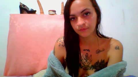 Snapshot of lexxie_weed chatting on 11/21/25, 01:32 Lexxie online show from 11/21/25, 01:32