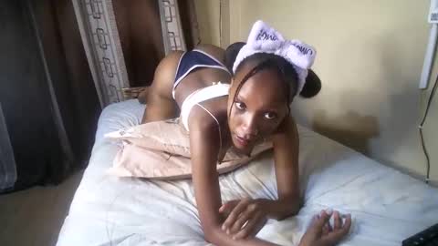 Snapshot of lexy_sky1 chatting on 11/11/25, 09:42 Lexy online show from 11/11/25, 09:42