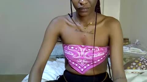 Snapshot of lexy_sky1 chatting on 12/15/25, 04:17 Lexy online show from 12/15/25, 04:17