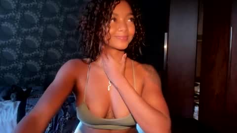 Snapshot of lexy_squirt_queen chatting on 09/22/25, 12:18 LEXY - Independent account online show from 09/22/25, 12:18