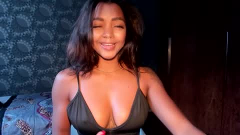 Snapshot of lexy_squirt_queen chatting on 09/26/25, 02:43 LEXY - Independent account online show from 09/26/25, 02:43