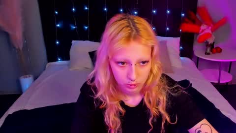 Snapshot of lexy_woorhez chatting on 01/24/25, 10:21 Lexy online show from 01/24/25, 10:21