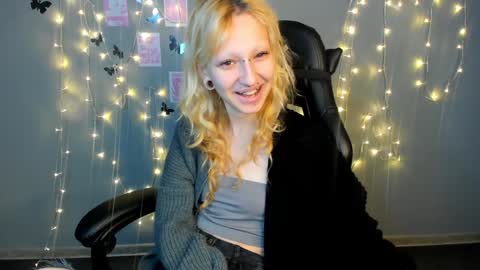 Snapshot of lexy_woorhez chatting on 02/05/25, 10:41 Lexy online show from 02/05/25, 10:41