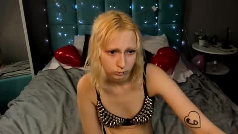Snapshot of lexy_woorhez chatting on 02/13/25, 02:20 Lexy online show from 02/13/25, 02:20