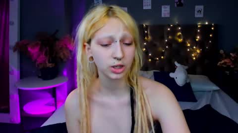 Snapshot of lexy_woorhez chatting on 02/24/25, 01:31 Lexy online show from 02/24/25, 01:31