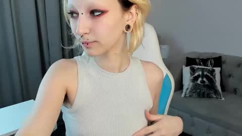Snapshot of lexy_woorhez chatting on 10/18/25, 11:33 Lexy online show from 10/18/25, 11:33