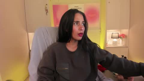 L I A  online show from 02/12/26, 04:18