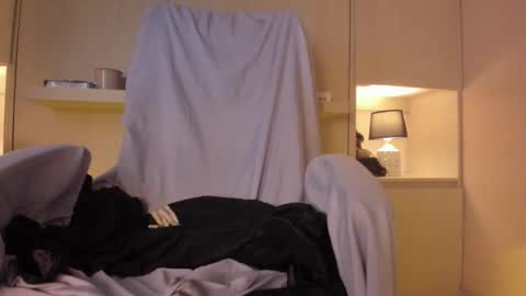 Snapshot of lexyquinn_ chatting on 03/26/26, 04:29 L I A online show from 03/26/26, 04:29
