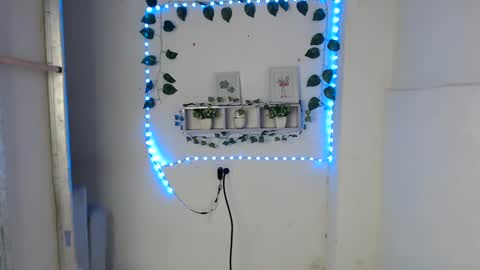 lolita online show from 12/05/24, 12:22