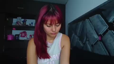 Snapshot of leydysexlover chatting on 09/15/25, 12:21 Leydy online show from 09/15/25, 12:21