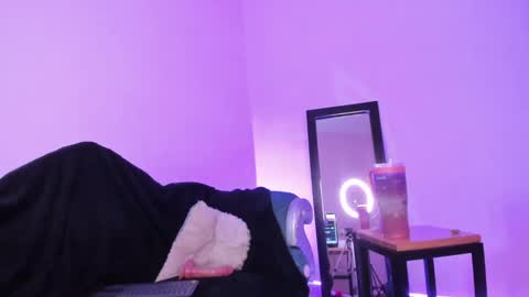   online show from 01/12/25, 05:24