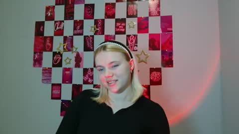 Leyla online show from 11/18/25, 09:36