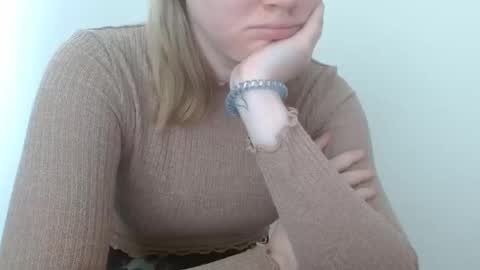 Leyla online show from 05/12/26, 06:10
