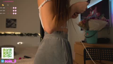 Snapshot of leyla_ly chatting on 01/05/25, 12:20 Leyla ly Ill be here Tuesday Thursday Friday Saturday Sunday online show from 01/05/25, 12:20