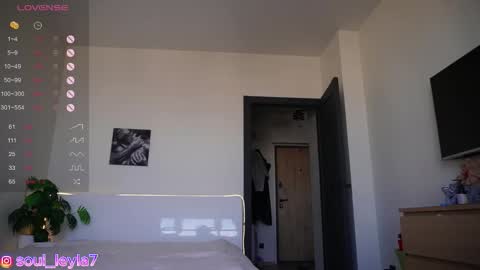 Snapshot of leyla_ly chatting on 10/17/25, 05:10 Leyla ly Ill be here Tuesday Thursday Friday Saturday Sunday online show from 10/17/25, 05:10