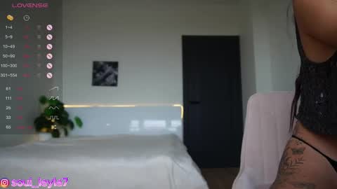 Snapshot of leyla_ly chatting on 10/24/25, 03:14 Leyla ly Ill be here Tuesday Thursday Friday Saturday Sunday online show from 10/24/25, 03:14