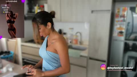 Snapshot of leyla_steel chatting on 03/05/25, 01:50 INSTA leylasteel model online show from 03/05/25, 01:50