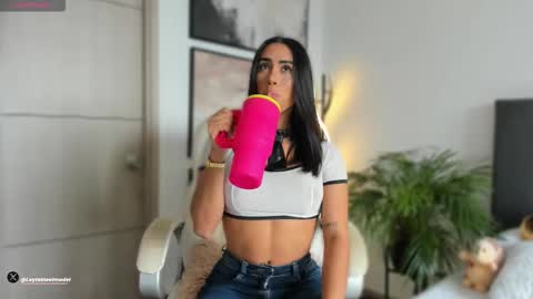 Snapshot of leyla_steel chatting on 10/14/25, 04:19 INSTA leylasteel model online show from 10/14/25, 04:19