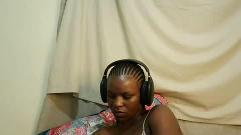 leylacuty13 online show from 03/19/26, 10:03