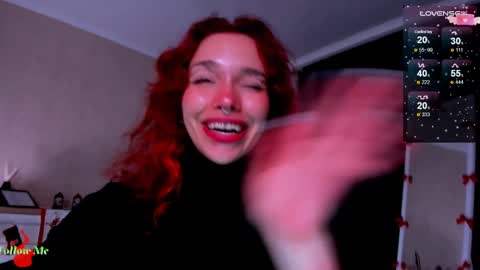 Snapshot of leylanoir chatting on 12/22/24, 08:58 LEA online show from 12/22/24, 08:58