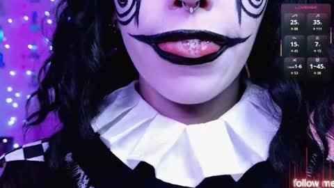 Snapshot of leylanoir_02 chatting on 02/07/26, 02:43 LEA online show from 02/07/26, 02:43