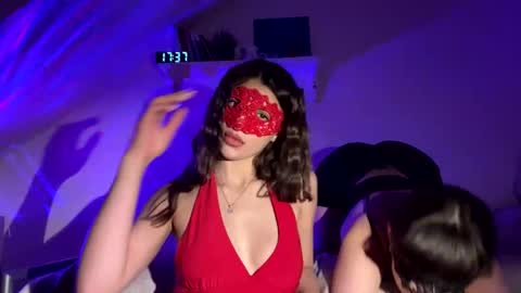 Snapshot of leyluv chatting on 02/13/26, 04:36 Leyla and Mia online show from 02/13/26, 04:36