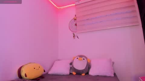 Snapshot of leyre_lerr chatting on 01/28/25, 02:31 Jessica online show from 01/28/25, 02:31