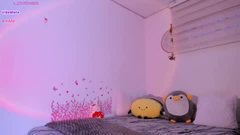 Snapshot of leyre_lerr chatting on 03/07/25, 06:33 Jessica online show from 03/07/25, 06:33