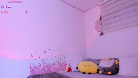 Snapshot of leyre_lerr chatting on 03/10/25, 06:45 Jessica online show from 03/10/25, 06:45