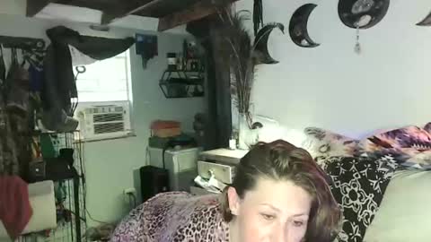 Snapshot of lezbeehonest100 chatting on 09/16/25, 10:44 Olive Pena online show from 09/16/25, 10:44