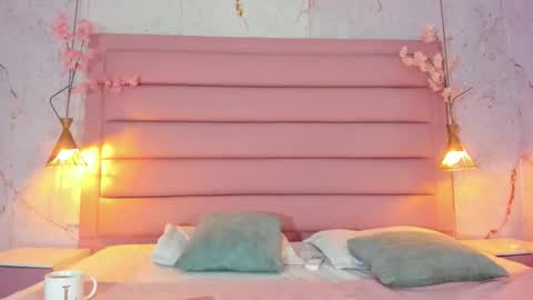 Snapshot of lezy_ chatting on 09/19/25, 07:47 LEZY online show from 09/19/25, 07:47