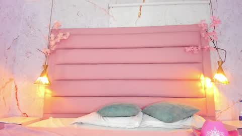 Snapshot of lezy_ chatting on 10/05/25, 07:34 LEZY online show from 10/05/25, 07:34