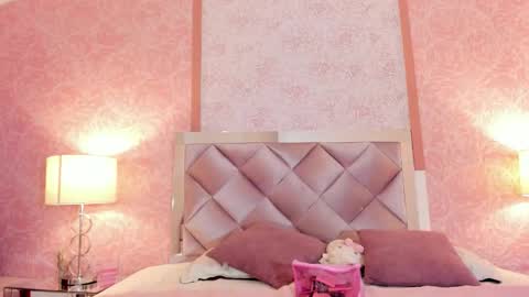 Snapshot of lezy_ chatting on 11/12/25, 08:08 LEZY online show from 11/12/25, 08:08