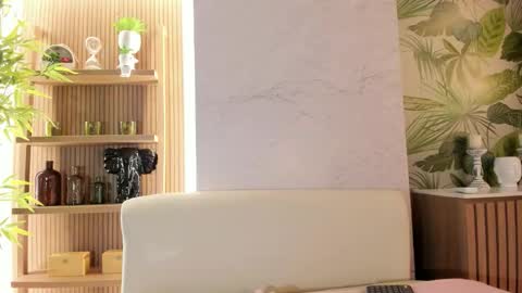 Snapshot of lezy_ chatting on 11/28/25, 07:49 LEZY online show from 11/28/25, 07:49