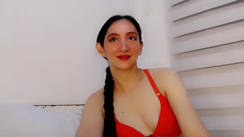 Snapshot of lhalyn060624 chatting on 11/03/25, 05:03 Lyn online show from 11/03/25, 05:03