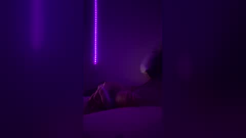 Snapshot of lhg_69 chatting on 12/21/25, 08:54 lhg_69 online show from 12/21/25, 08:54