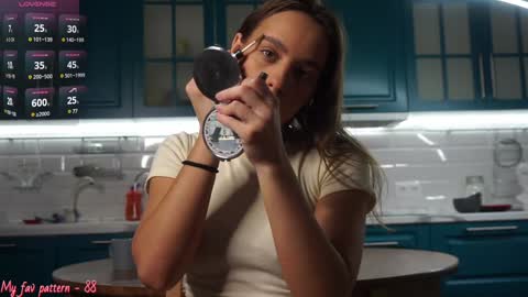 Snapshot of li_queen_ chatting on 12/12/24, 01:49 Hey Im Alexa tg online show from 12/12/24, 01:49