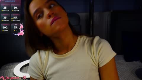 Snapshot of li_queen_ chatting on 12/26/24, 03:53 Hey Im Alexa tg online show from 12/26/24, 03:53