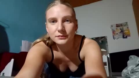 lia06_ online show from 10/03/25, 06:05