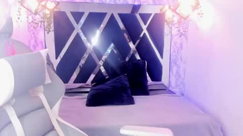 Snapshot of lia_14_ chatting on 01/26/25, 11:17 Lia online show from 01/26/25, 11:17