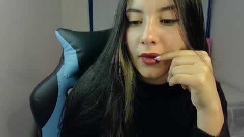 Snapshot of lia_14_ chatting on 03/04/25, 05:45 Lia online show from 03/04/25, 05:45