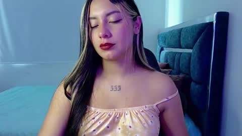 Snapshot of lia_14_ chatting on 10/19/25, 02:50 Lia online show from 10/19/25, 02:50
